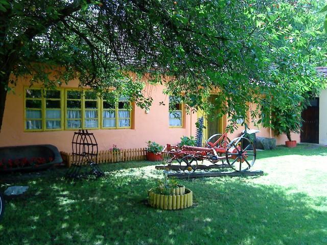 Seoski Turiziam Larva Trenkovo エクステリア 写真